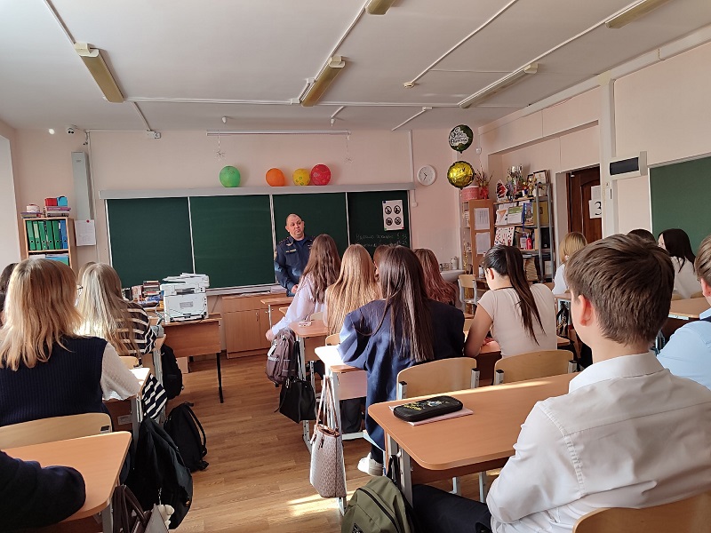 Безопасность — дело каждого: открытое занятие с пожарным.