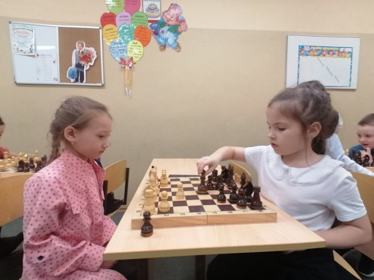 Блиц - турнир по шахматам «Ценная пешка».